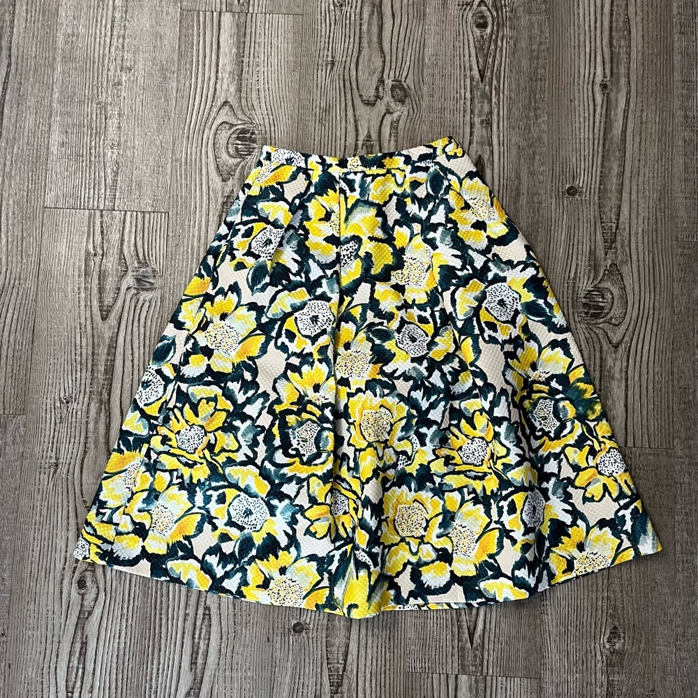 Mid length skirt